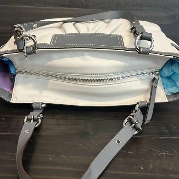 Coach East West Pleated Leather Gallery Satchel - F13759 - Picture 8 of 10